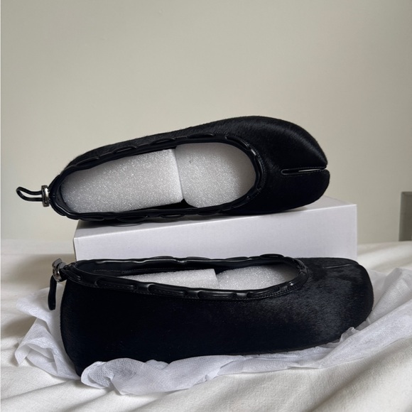 paes Shoes - Tabi flats - Calf hair - Black